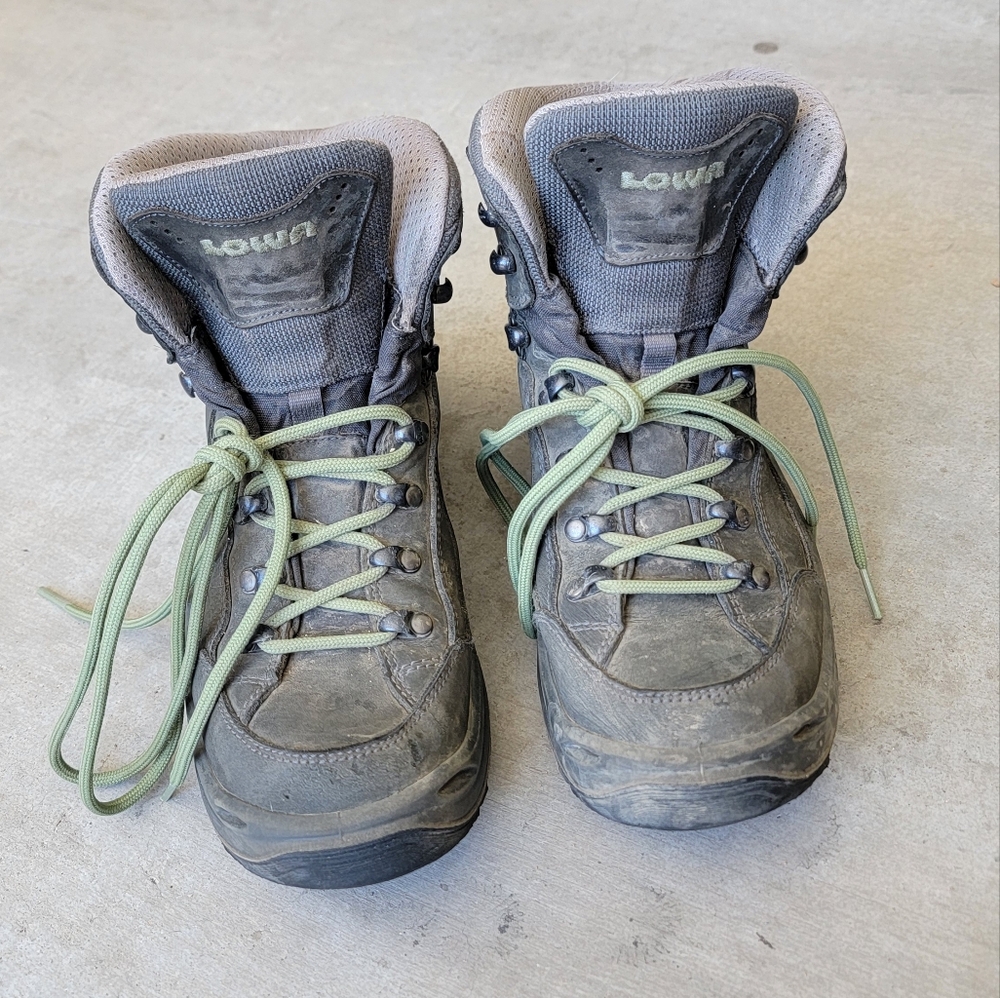 Lowa Renegade GTX Women's Mid Hiking Boot